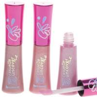 Lip gloss with flower application